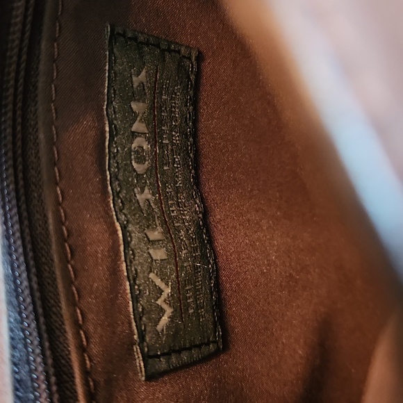 Wilsons Leather Cross Body Bag - Picture 4 of 12